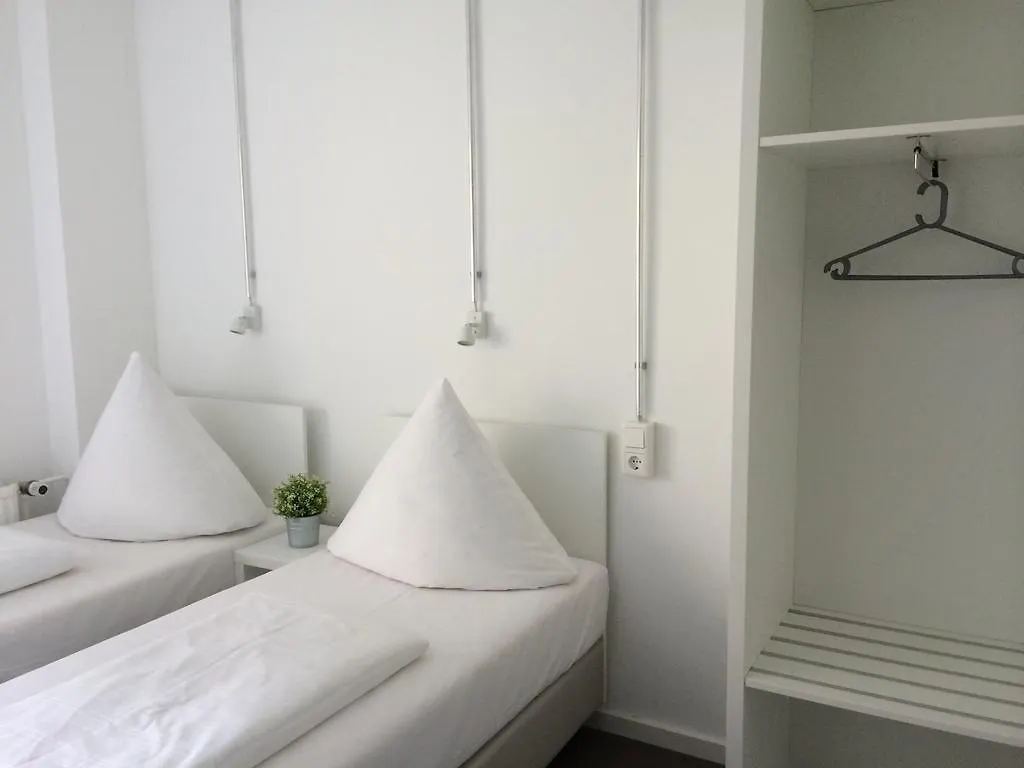 Bnb Near Brandenburg Gate - Rooms & Apartments Berlin Hostel