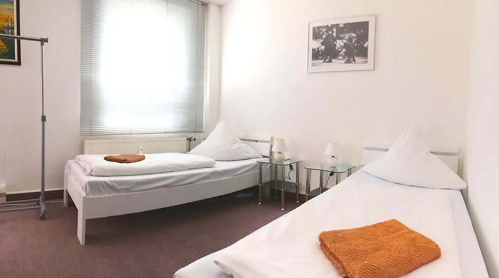 Ostello Bnb Near Brandenburg Gate - Rooms & Apartments Berlino